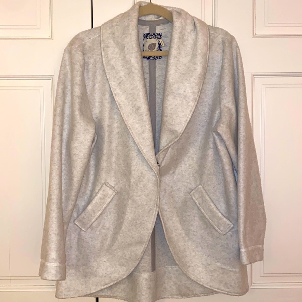 Hardly worn, lightweight cocoon fleece from Anthro